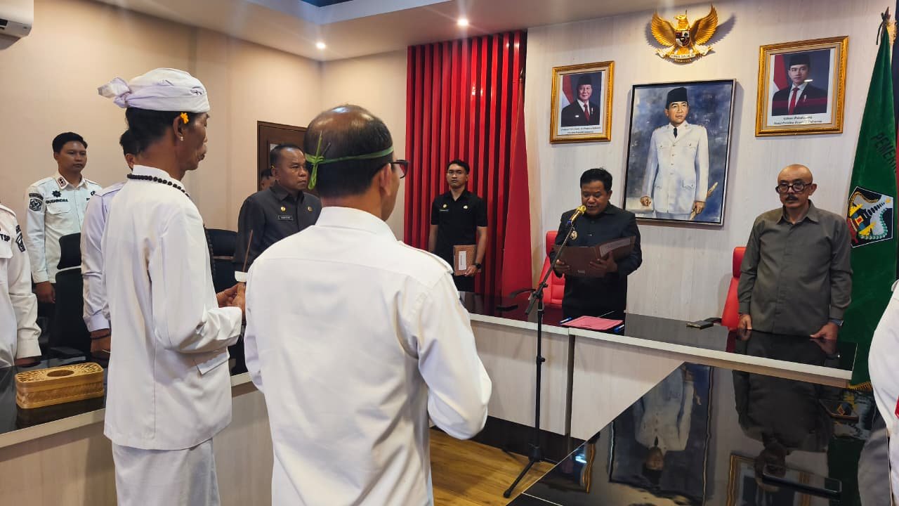 Bupati Bangli Lantik 2 Pejabat Eselon II, Ini Jabatan Baru Keduanya 3 IMG 20261028 WA0061